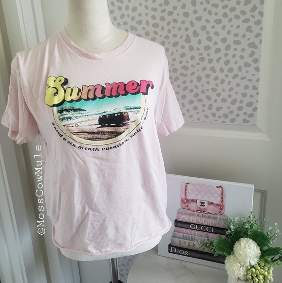 Bundle of 4 Cute Shirts - Picture 4 of 12